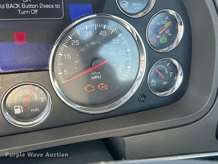 image for item EI4029 2014 Kenworth T680 semi truck