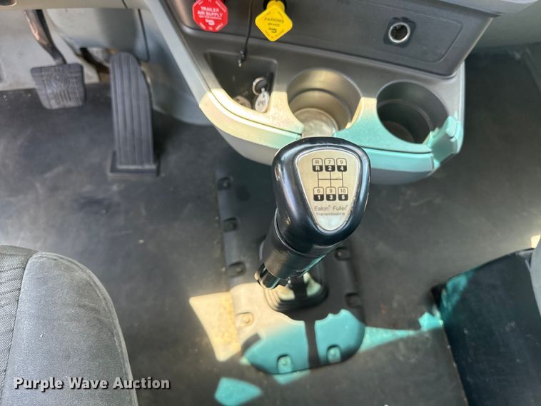 image for item EI4029 2014 Kenworth T680 semi truck