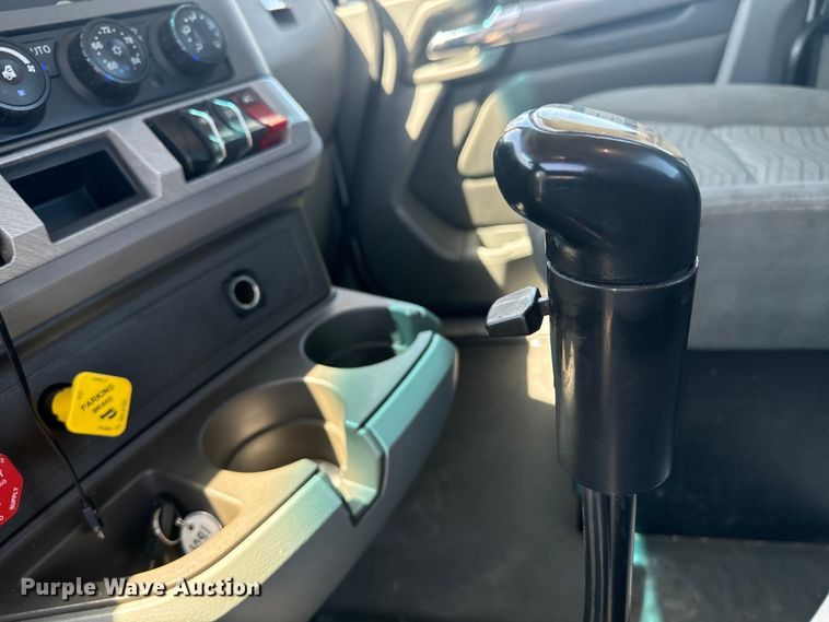 image for item EI4029 2014 Kenworth T680 semi truck