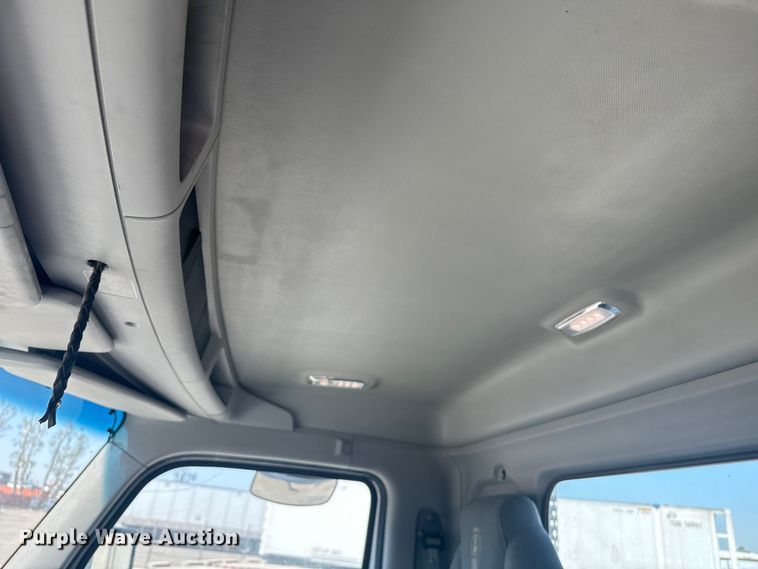 image for item EI4029 2014 Kenworth T680 semi truck