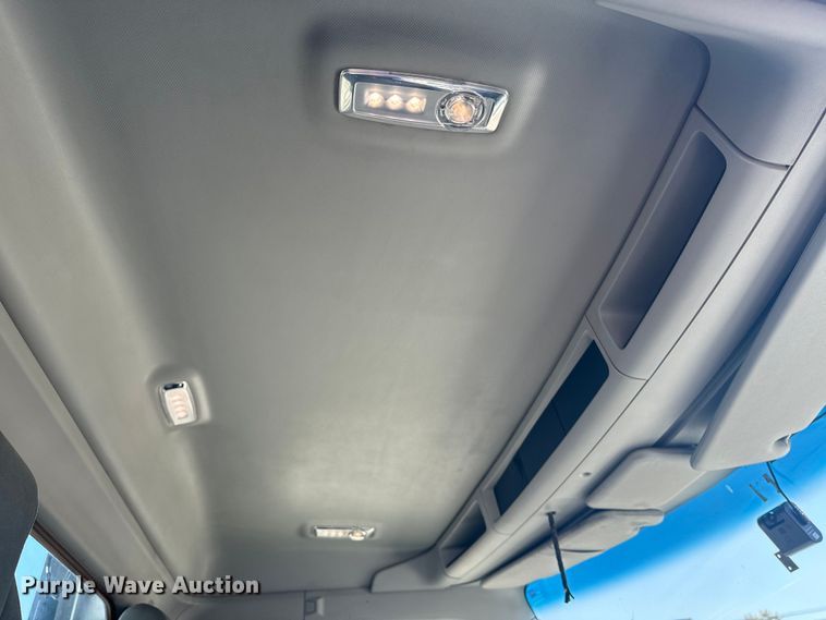 image for item EI4029 2014 Kenworth T680 semi truck