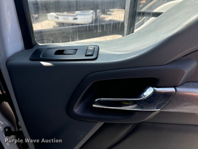 image for item EI4029 2014 Kenworth T680 semi truck