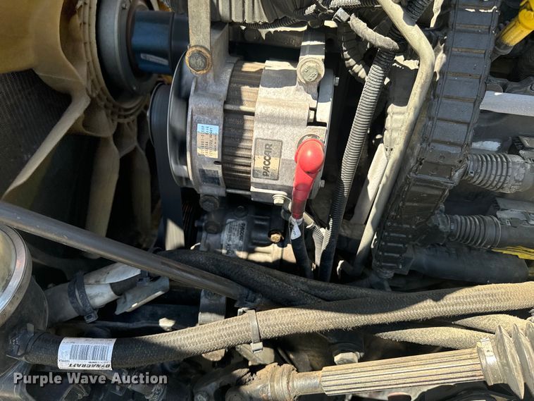 image for item EI4029 2014 Kenworth T680 semi truck