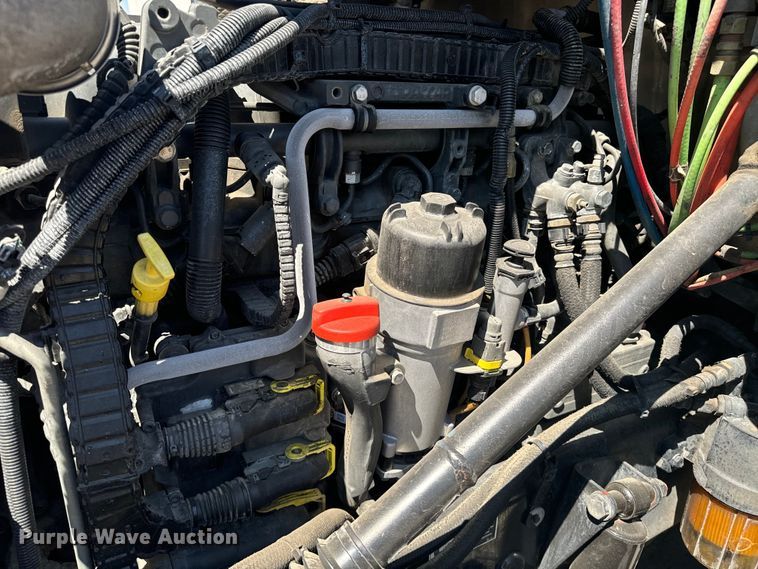 image for item EI4029 2014 Kenworth T680 semi truck