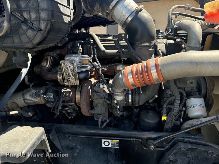 image for item EI4029 2014 Kenworth T680 semi truck