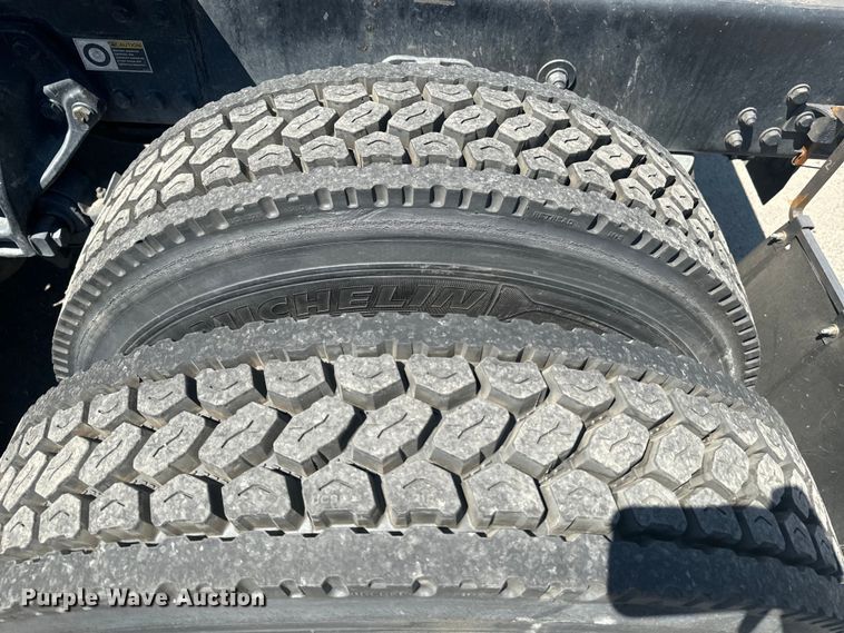 image for item EI4029 2014 Kenworth T680 semi truck