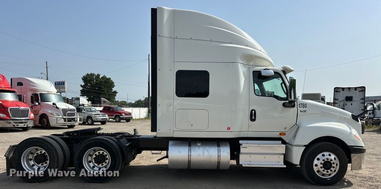 image for item EJ4478 2020 International  LT625 semi truck