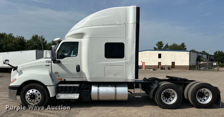 image for item EJ4478 2020 International  LT625 semi truck