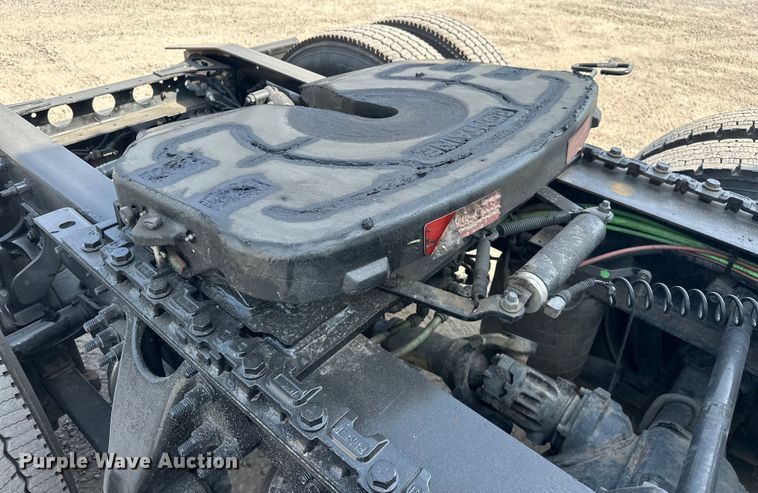 image for item EJ4478 2020 International  LT625 semi truck