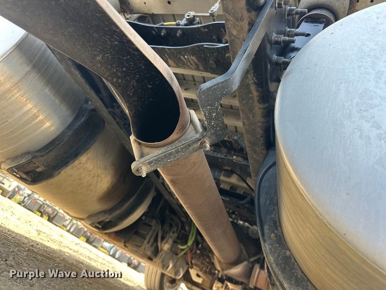 image for item EJ4478 2020 International  LT625 semi truck