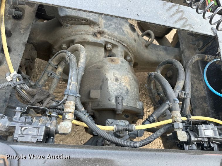 image for item EJ4478 2020 International  LT625 semi truck