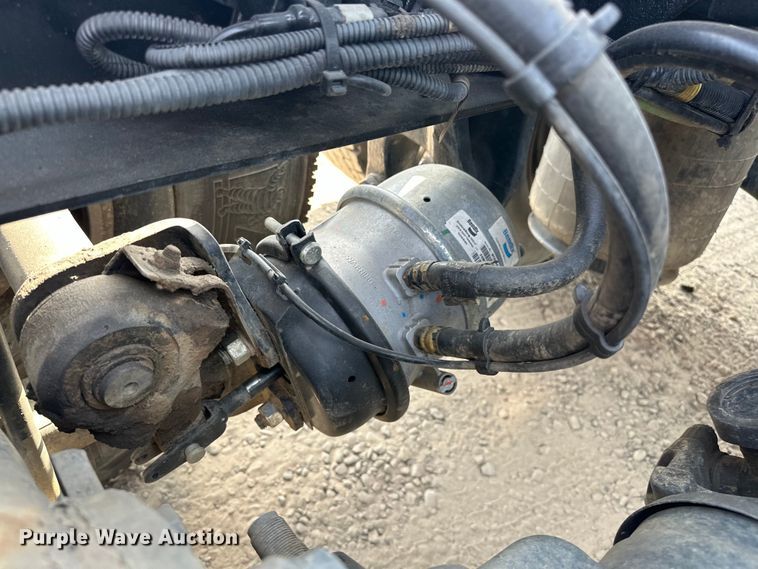 image for item EJ4478 2020 International  LT625 semi truck