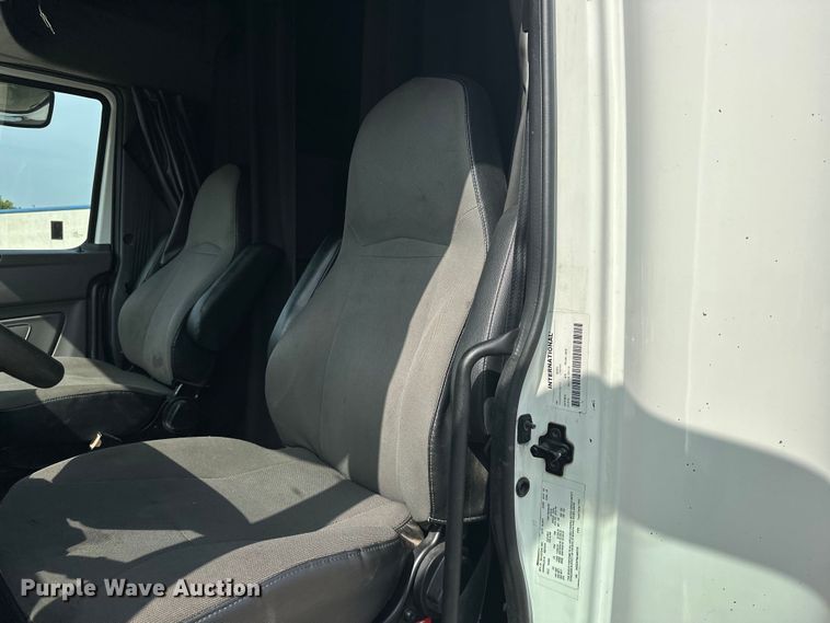 image for item EJ4478 2020 International  LT625 semi truck