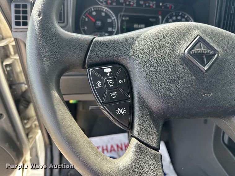 image for item EJ4478 2020 International  LT625 semi truck