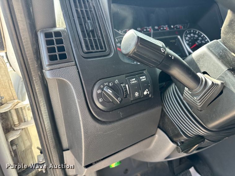 image for item EJ4478 2020 International  LT625 semi truck