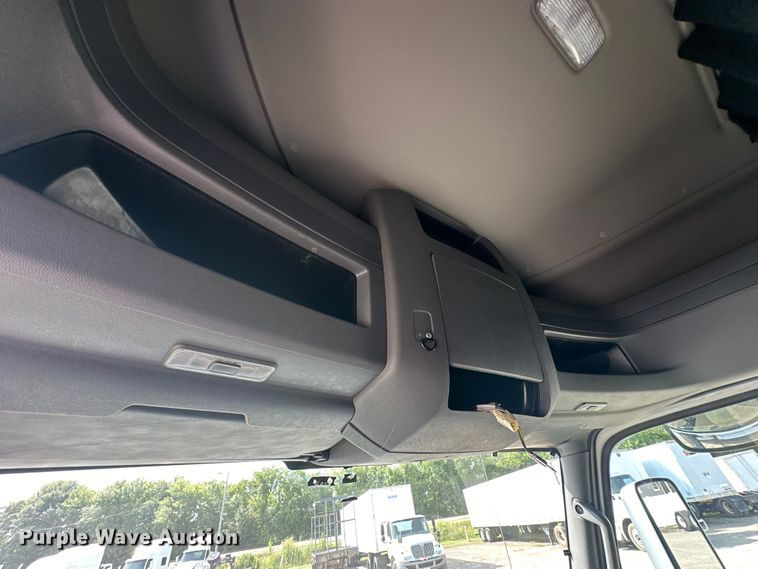 image for item EJ4478 2020 International  LT625 semi truck