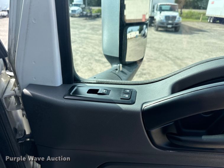 image for item EJ4478 2020 International  LT625 semi truck