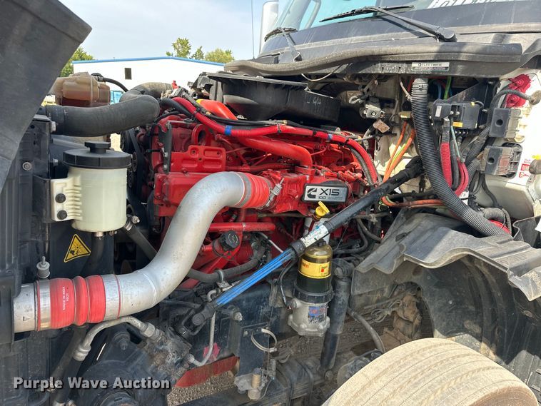 image for item EJ4478 2020 International  LT625 semi truck