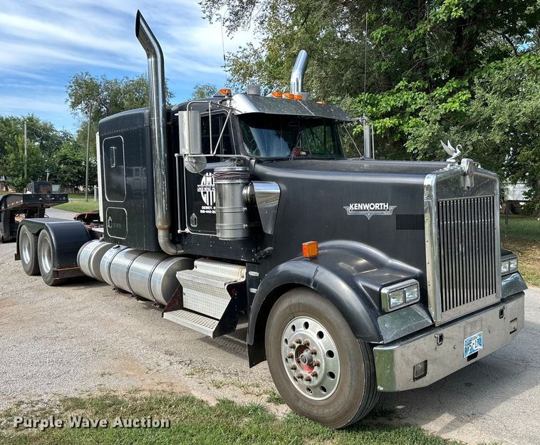 image for item EJ4481 1999 Kenworth  W900 semi truck
