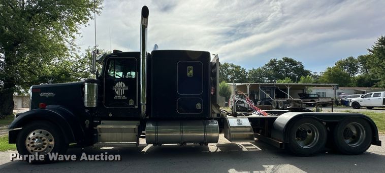 image for item EJ4481 1999 Kenworth  W900 semi truck