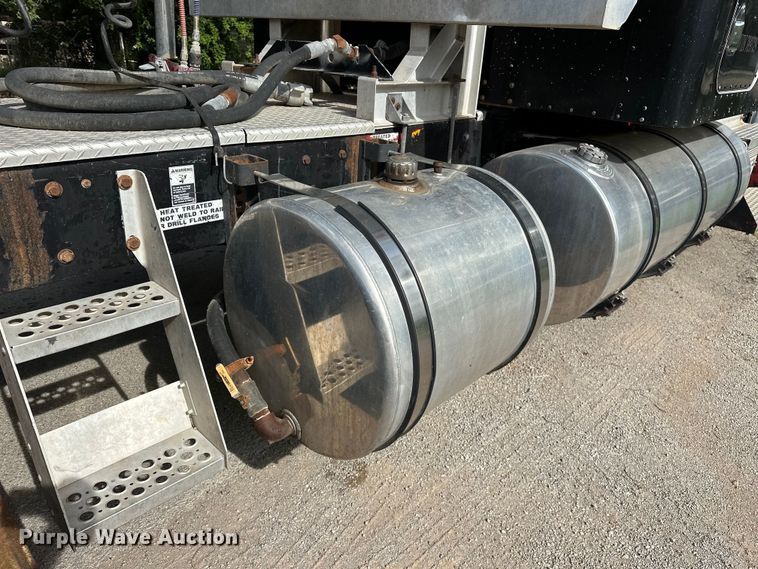 image for item EJ4481 1999 Kenworth  W900 semi truck