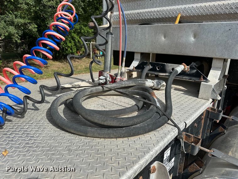 image for item EJ4481 1999 Kenworth  W900 semi truck