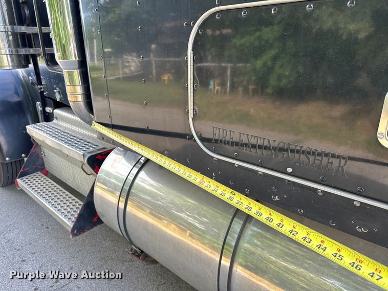 image for item EJ4481 1999 Kenworth  W900 semi truck