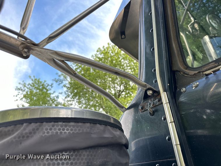 image for item EJ4481 1999 Kenworth  W900 semi truck