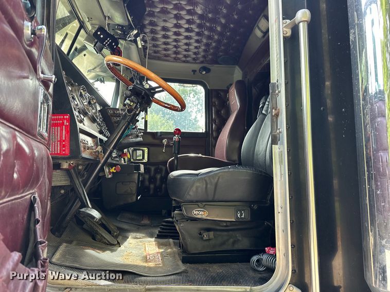 image for item EJ4481 1999 Kenworth  W900 semi truck