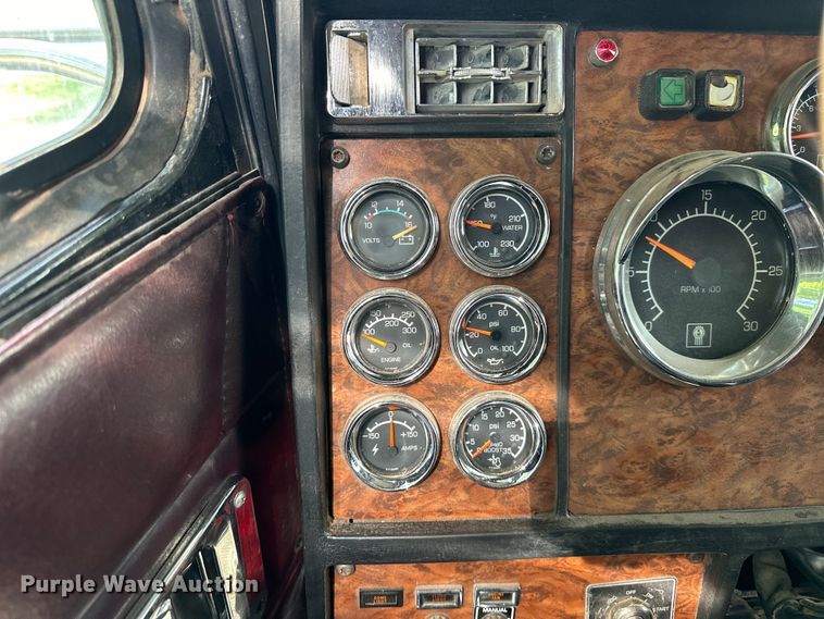 image for item EJ4481 1999 Kenworth  W900 semi truck