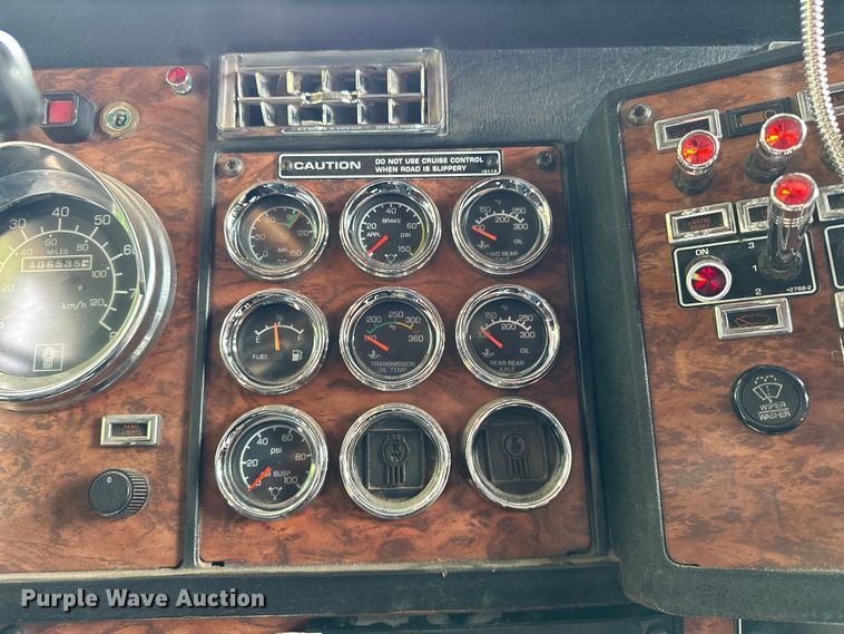 image for item EJ4481 1999 Kenworth  W900 semi truck