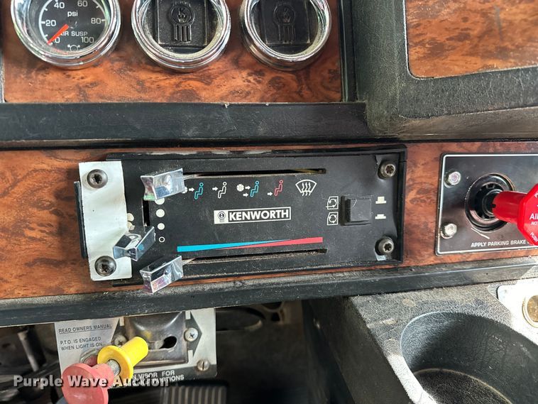 image for item EJ4481 1999 Kenworth  W900 semi truck