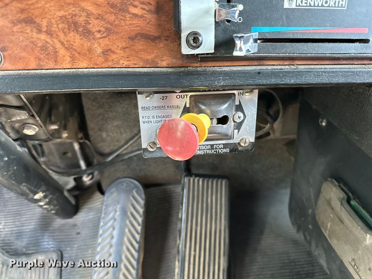 image for item EJ4481 1999 Kenworth  W900 semi truck