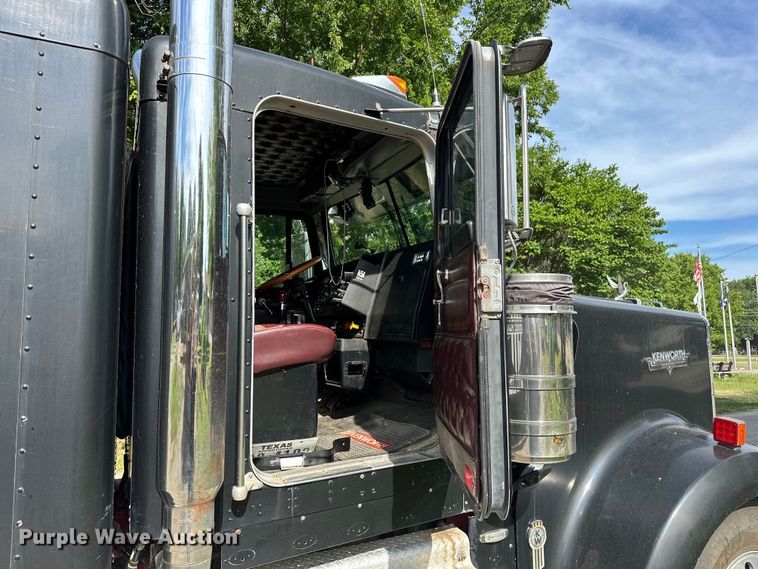 image for item EJ4481 1999 Kenworth  W900 semi truck