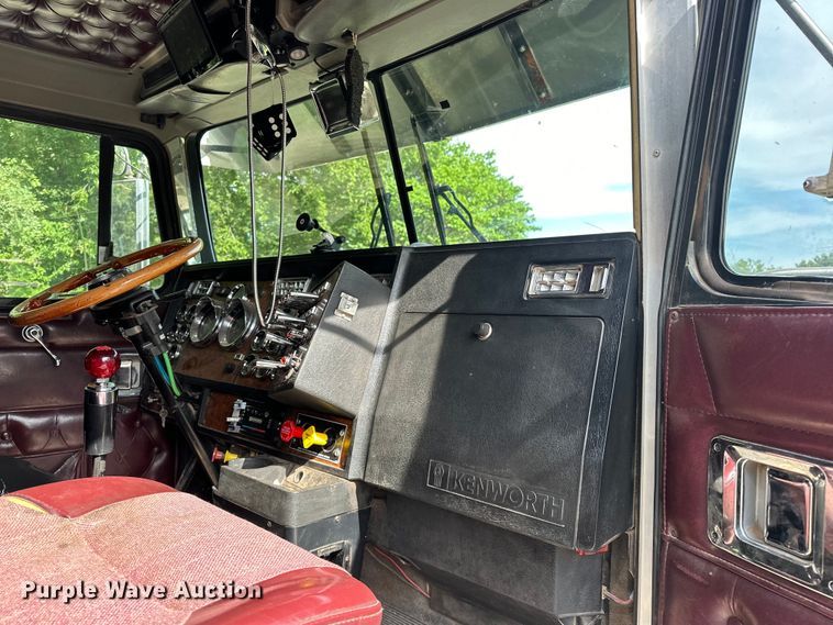image for item EJ4481 1999 Kenworth  W900 semi truck