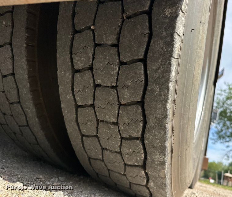 image for item EJ4481 1999 Kenworth  W900 semi truck