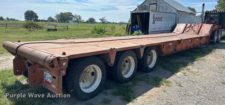 image for item EJ4482 1982 Load King  403LF oilfield trailer
