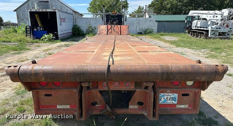 image for item EJ4482 1982 Load King  403LF oilfield trailer