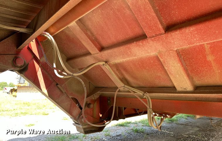 image for item EJ4482 1982 Load King  403LF oilfield trailer