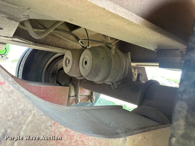 image for item EJ4482 1982 Load King  403LF oilfield trailer