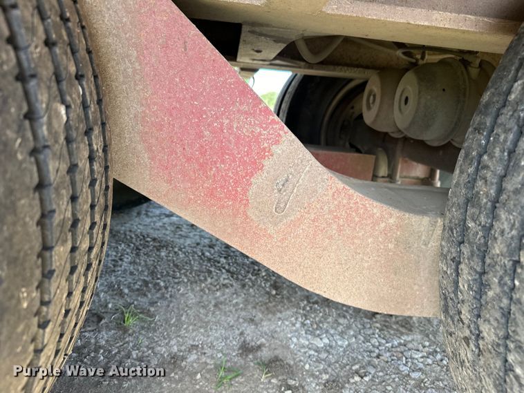 image for item EJ4482 1982 Load King  403LF oilfield trailer