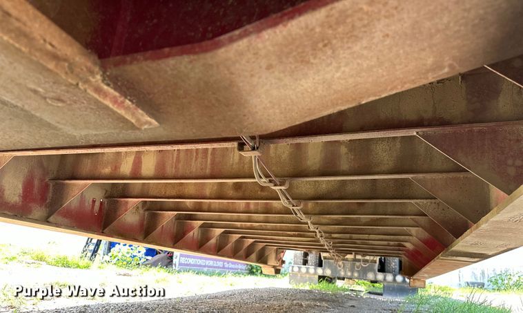 image for item EJ4482 1982 Load King  403LF oilfield trailer