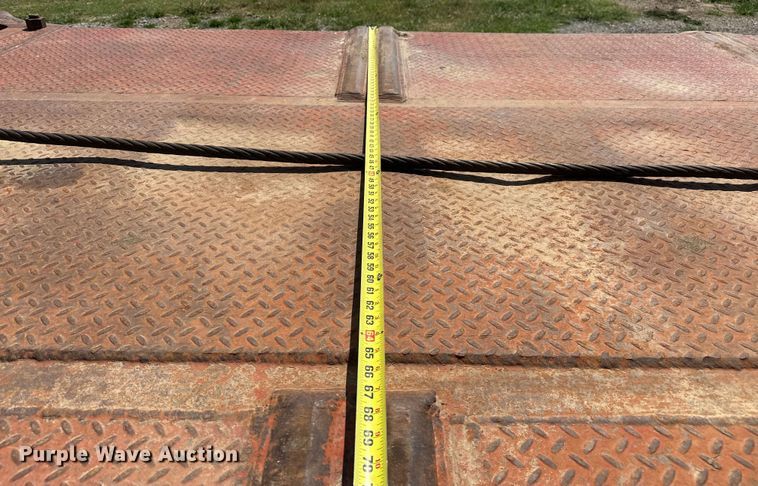 image for item EJ4482 1982 Load King  403LF oilfield trailer