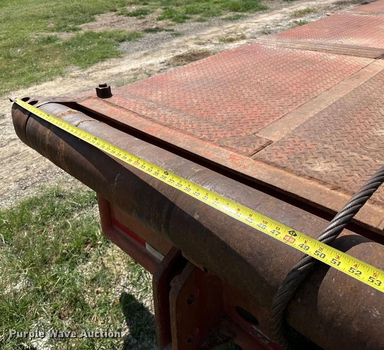 image for item EJ4482 1982 Load King  403LF oilfield trailer