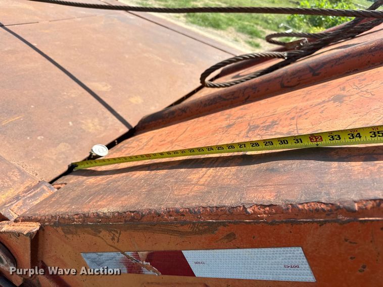 image for item EJ4482 1982 Load King  403LF oilfield trailer