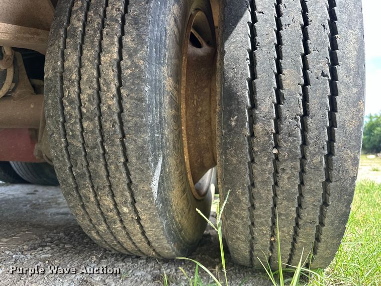 image for item EJ4482 1982 Load King  403LF oilfield trailer