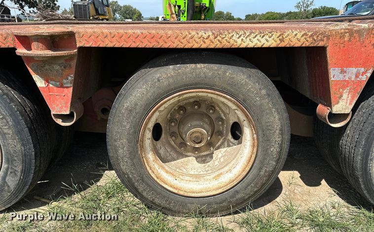 image for item EJ4482 1982 Load King  403LF oilfield trailer