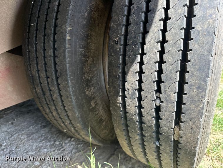 image for item EJ4482 1982 Load King  403LF oilfield trailer