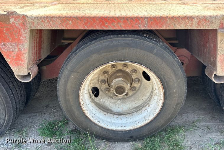 image for item EJ4482 1982 Load King  403LF oilfield trailer