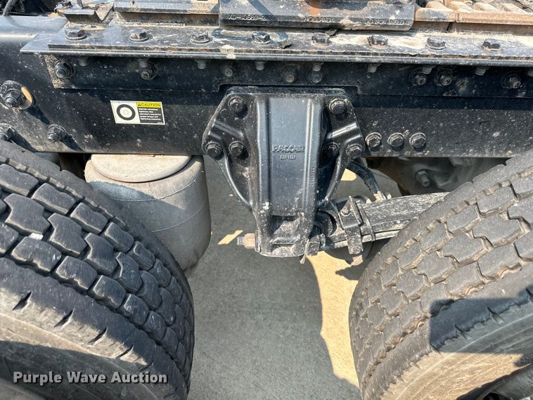 image for item EJ6410 2013 Kenworth  T660 semi truck